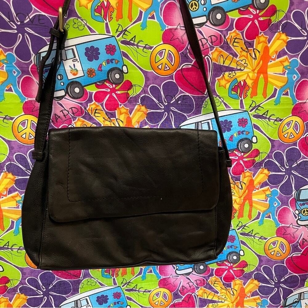 Vintage Coletta Black Leather Shoulder Bag Crossbody 13"x9" x 3"